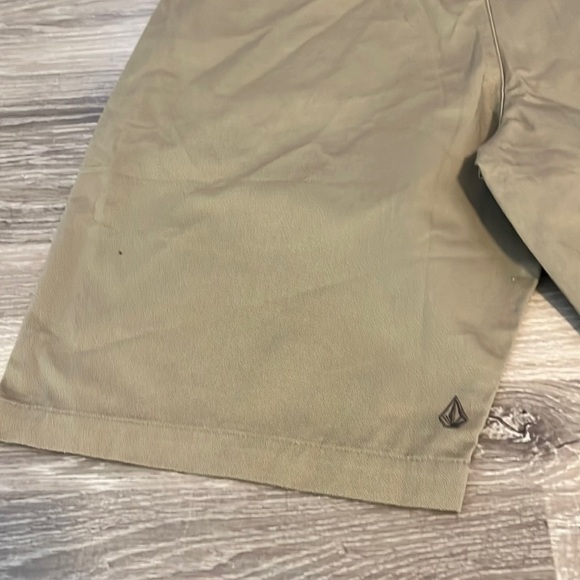 VOLCOM mens shorts - Picture 4 of 8